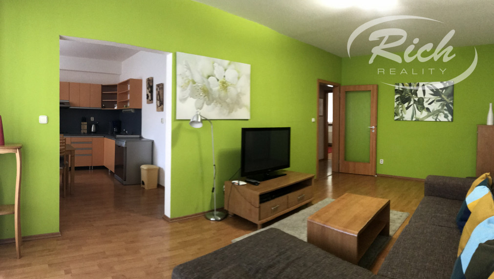 Na prenájom 3 izb.zariadený byt s terasou,garáž. parkovaním v centre mesta Trnava.