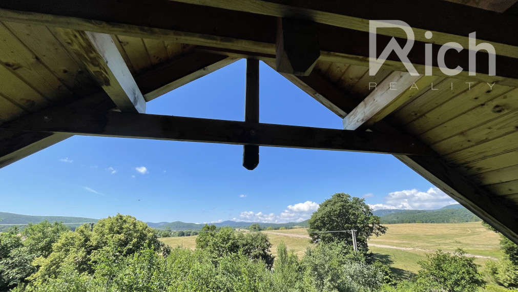 Nadštandardná nehnuteľnosť v krásnom tichom prostredí Malých Karpát.