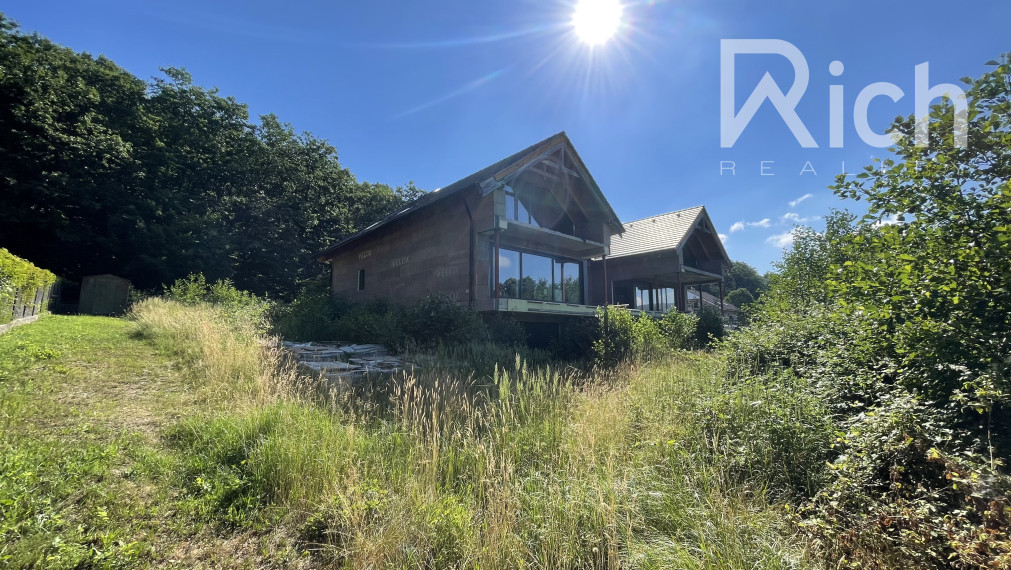 Nevšedná nehnuteľnosť na rekreáciu, alebo trvalé bývanie v podhorí Malých Karpát.