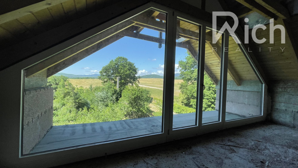 Nevšedná nehnuteľnosť na rekreáciu, alebo trvalé bývanie v podhorí Malých Karpát.