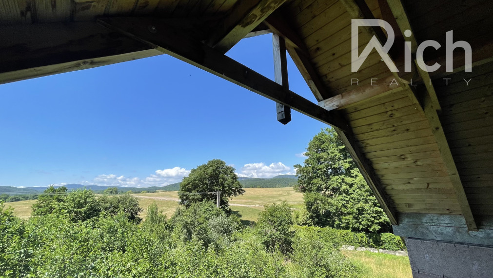 Nevšedná nehnuteľnosť na rekreáciu, alebo trvalé bývanie v podhorí Malých Karpát.