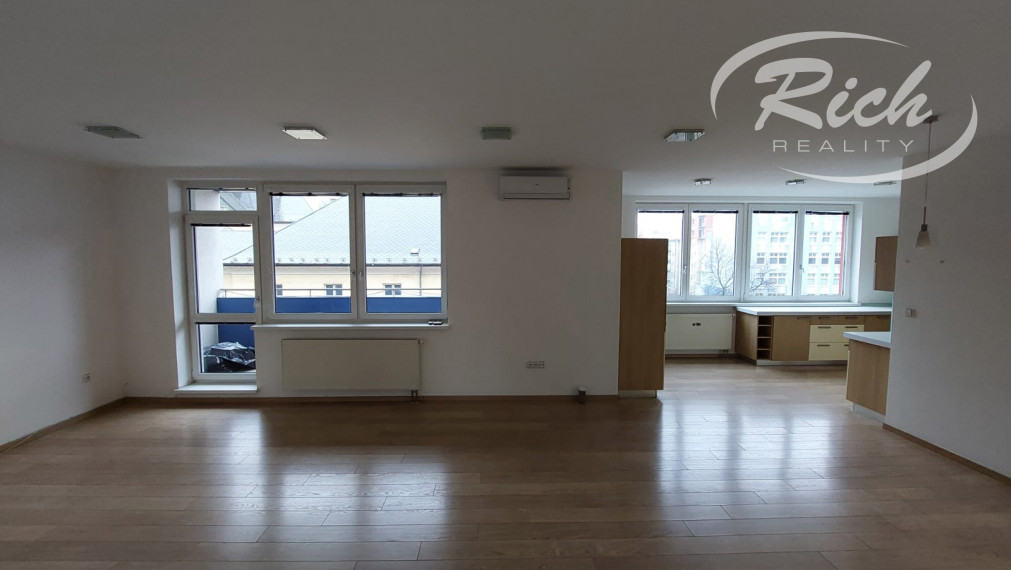 Nový veľkometrážny 3 izb.byt s parkovaním v blízkom centre Bratislavy.