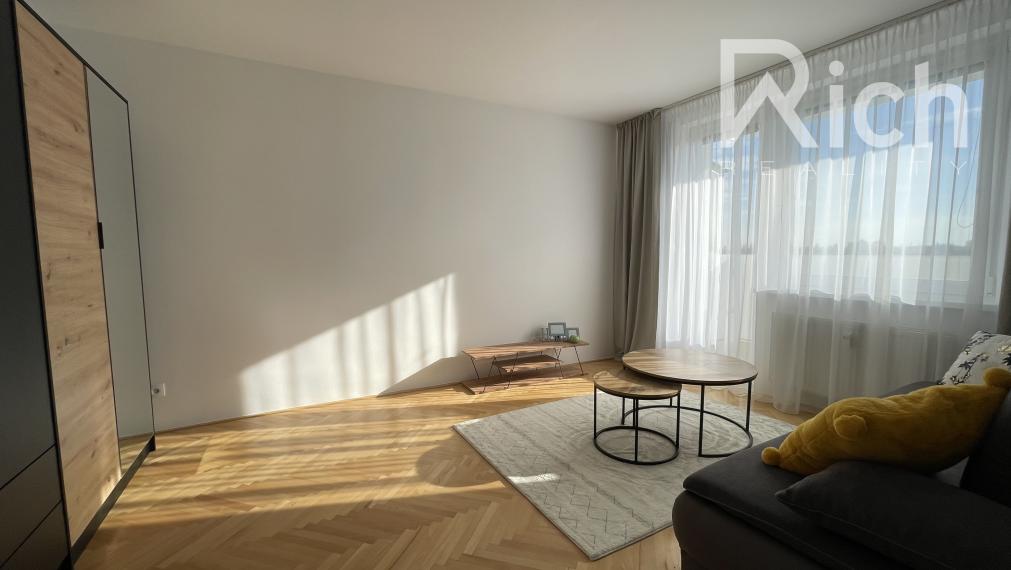 Zariadený 1 izb.byt po celkovej rekonštrukcii s lódžiou