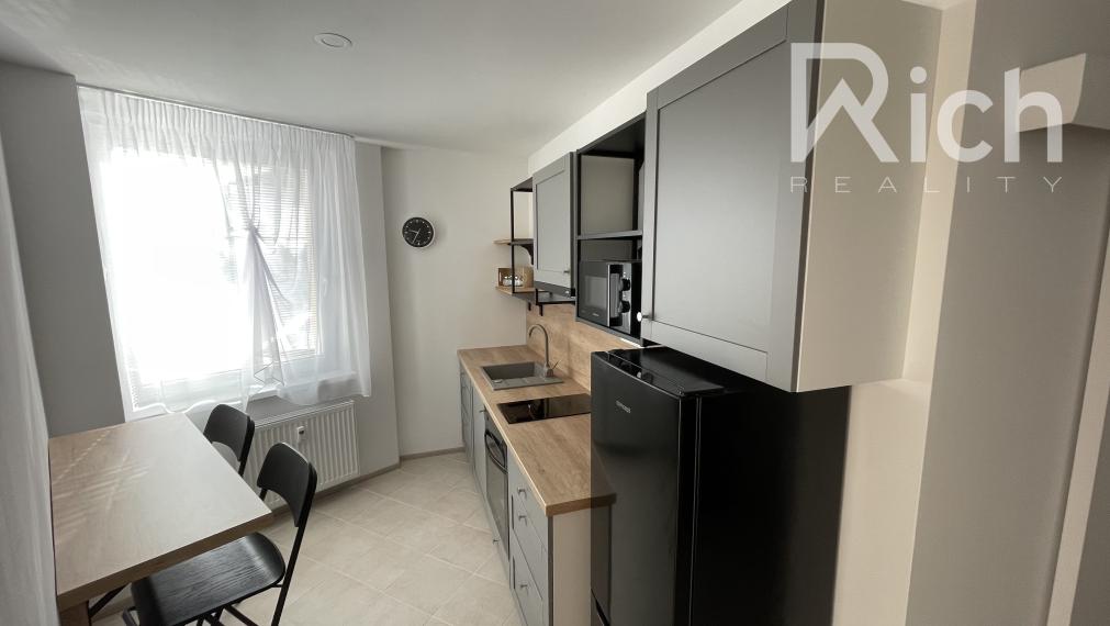 Zariadený 1 izb.byt po celkovej rekonštrukcii s lódžiou