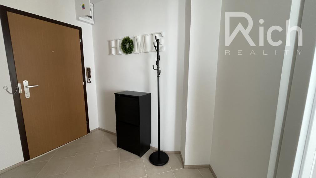 Zariadený 1 izb.byt po celkovej rekonštrukcii s lódžiou