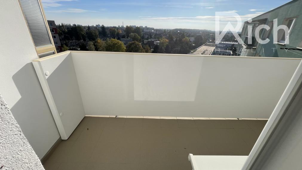 Zariadený 1 izb.byt po celkovej rekonštrukcii s lódžiou