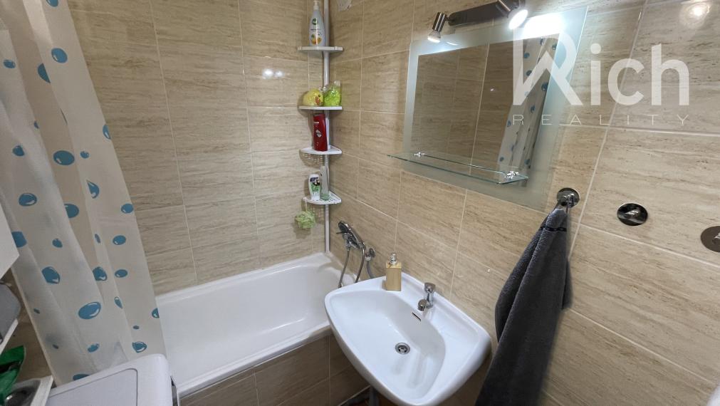 Zariadený pekný 3 izb.byt s lódžiou na Družbe v Trnave.