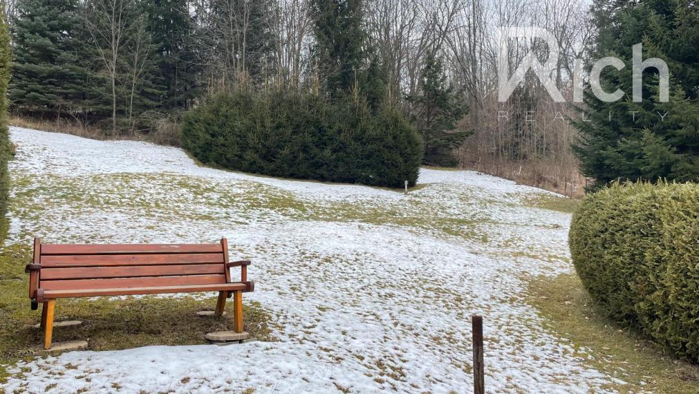 Rekreačná chata v peknom podhorskom prostredí na lazoch neďaleko Detvy.