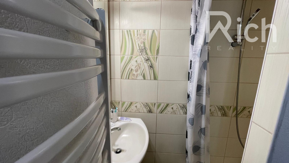 Rekreačná chata v peknom podhorskom prostredí na lazoch neďaleko Detvy.