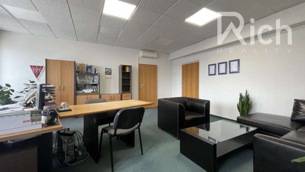 Kancelária o výmere 34 m2 na Skladovej ulici v Trnave.