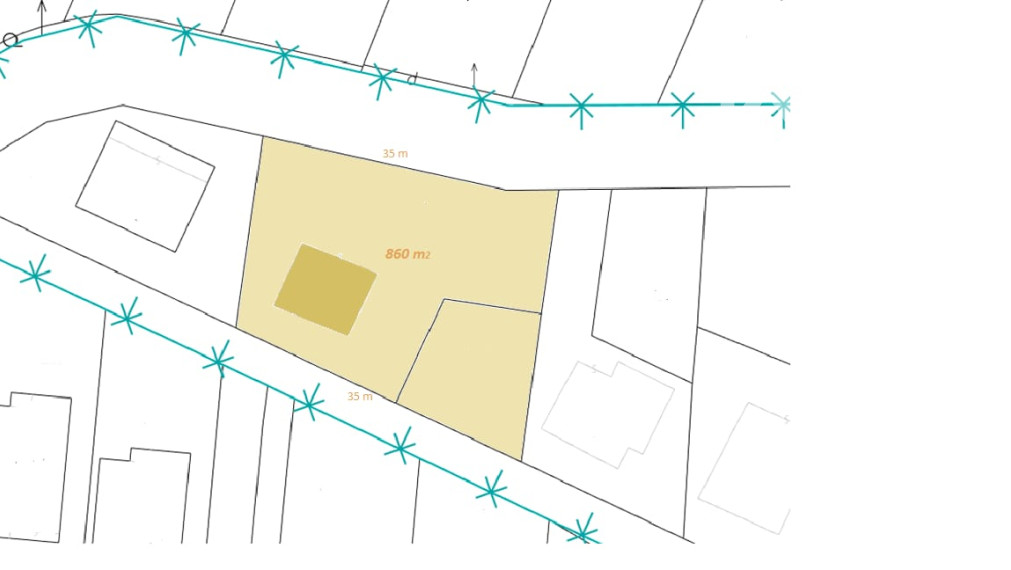 Rodinný dom s pekným širokým 35 m. pozemkom v Suchej nad Parnou.