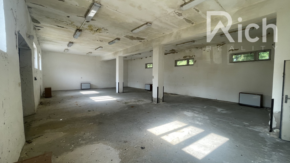 Predaj budovy vhodnej na sklad, malú výrobu, alebo aministratívu pri Dubovanoch.