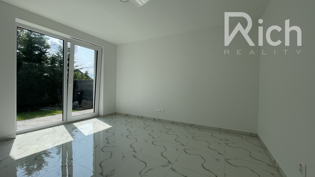 Predaj novostavby 7-izb. rodinného domu - dvojgeneračného vo Zvončíne