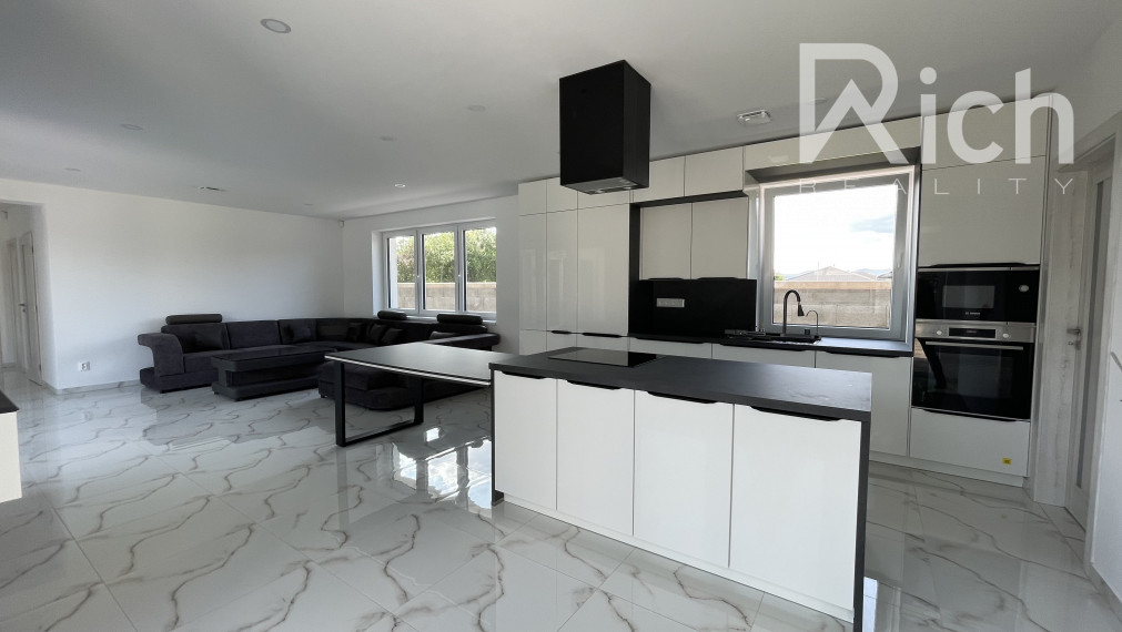 Predaj novostavby 7-izb. rodinného domu - dvojgeneračného vo Zvončíne