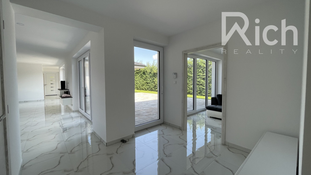 Predaj novostavby 7-izb. rodinného domu - dvojgeneračného vo Zvončíne