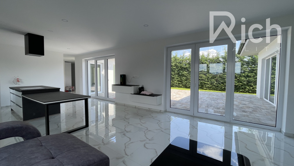 Predaj novostavby 7-izb. rodinného domu - dvojgeneračného vo Zvončíne