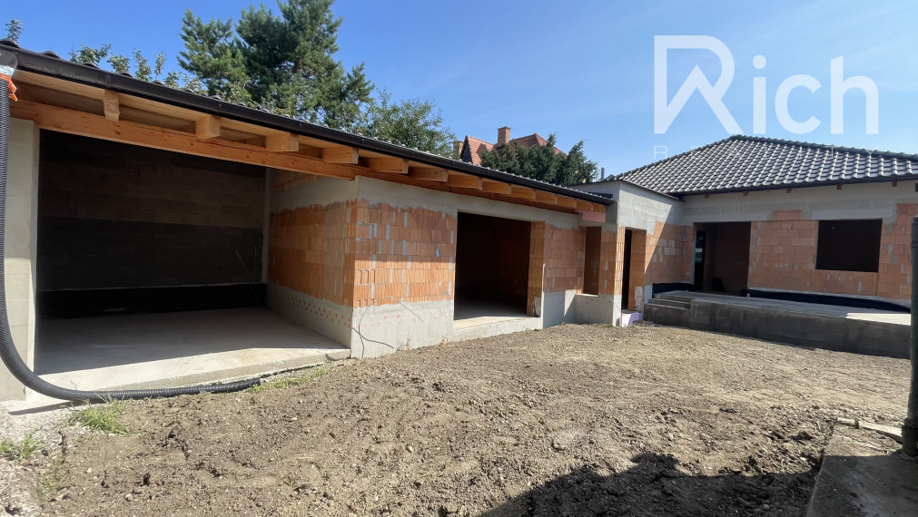 Rozostavaný RD v blízkom centre Trnavy.