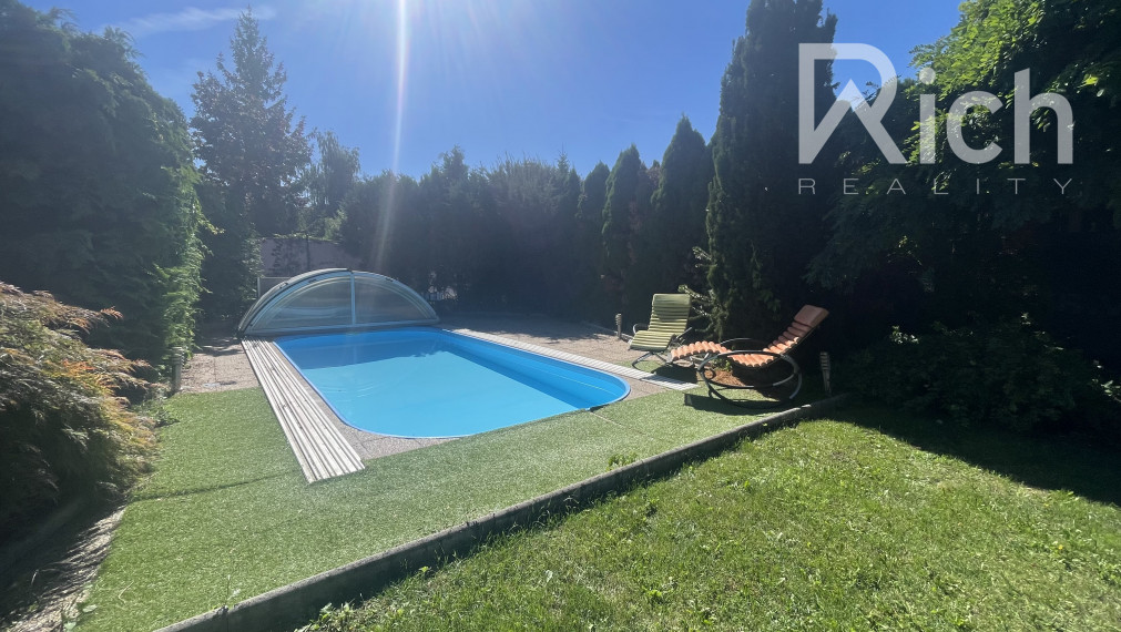 5 izbový rodinný dom s bazénom v Maduniciach