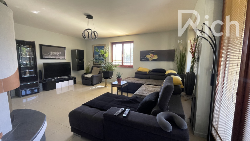 5 izbový rodinný dom s bazénom v Maduniciach