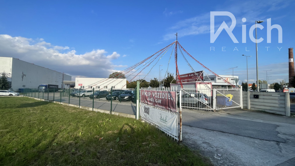 Moderná skladová hala 228 m2 s kanceláriou a soc.zázemím na Trstínskej ulici v Trnave.