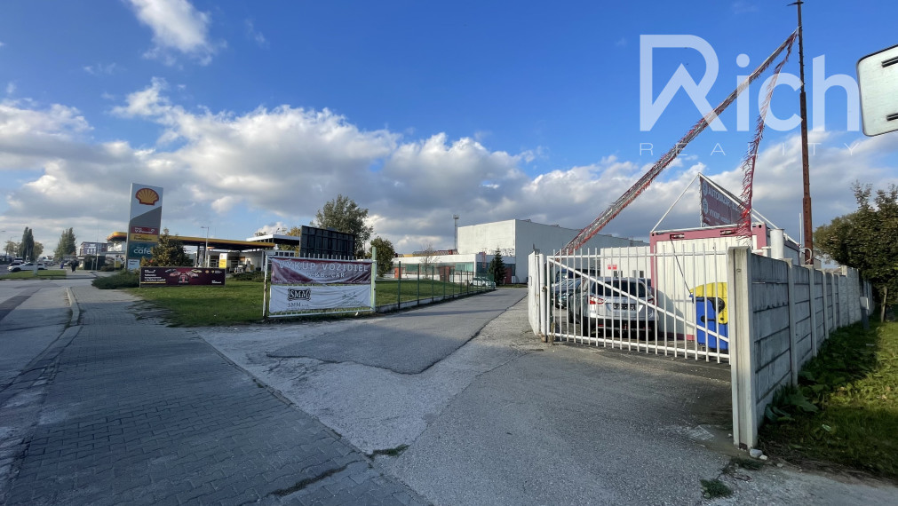 Moderná skladová hala 228 m2 s kanceláriou a soc.zázemím na Trstínskej ulici v Trnave.