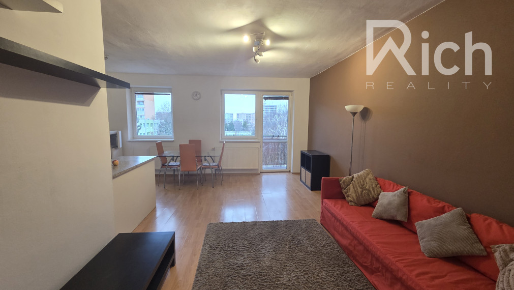 Na prenájom, 2 izbový byt s balkónom na Družbe