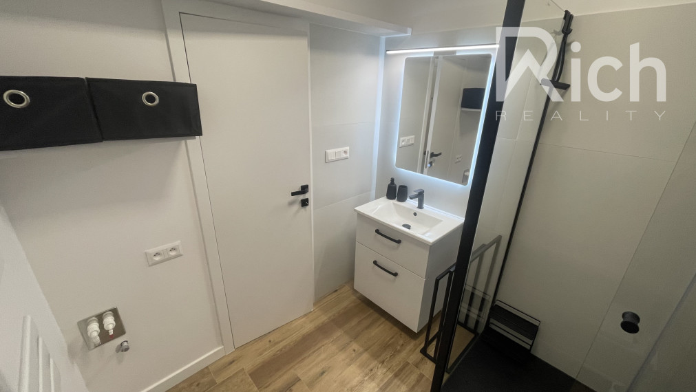 Veľký 36 m2 a zariadený 1 izb.byt s balkónom v novostavbe