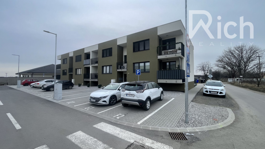 Veľký 36 m2 a zariadený 1 izb.byt s balkónom v novostavbe