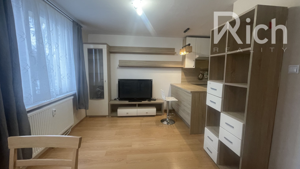 Na prenájom pekný 1,5 izbový byt na Prednádraží