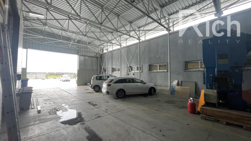 Výrobno - skladová hala s kanceláriami pri severnom obchvate mesta Trnava