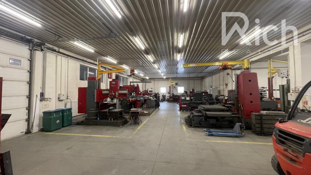 Výrobno - skladová hala s kanceláriami pri severnom obchvate mesta Trnava