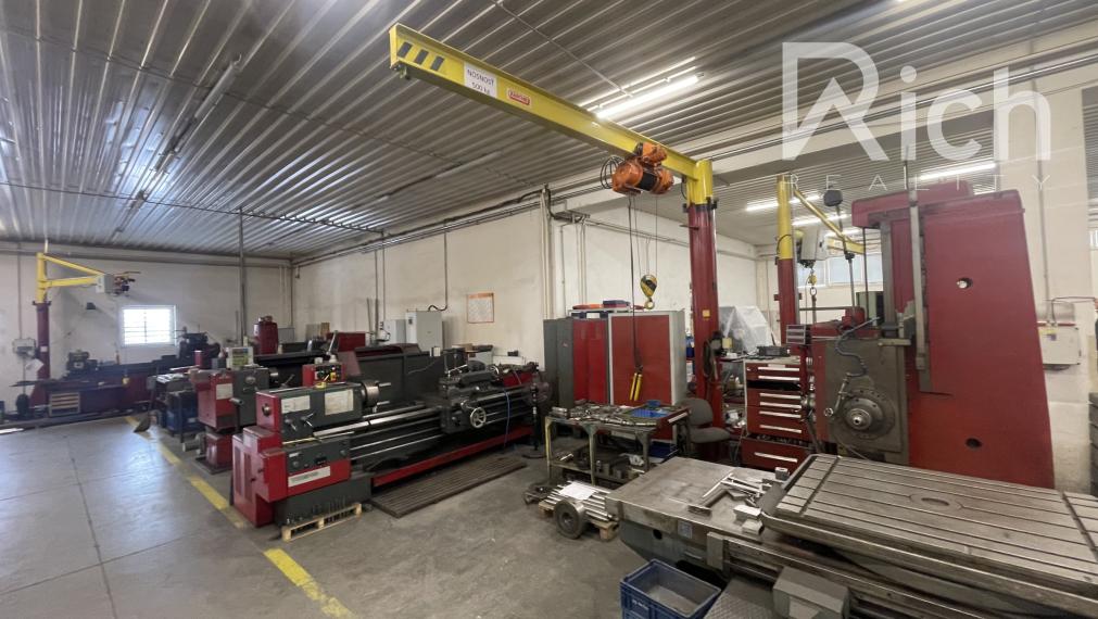 Výrobno - skladová hala s kanceláriami pri severnom obchvate mesta Trnava