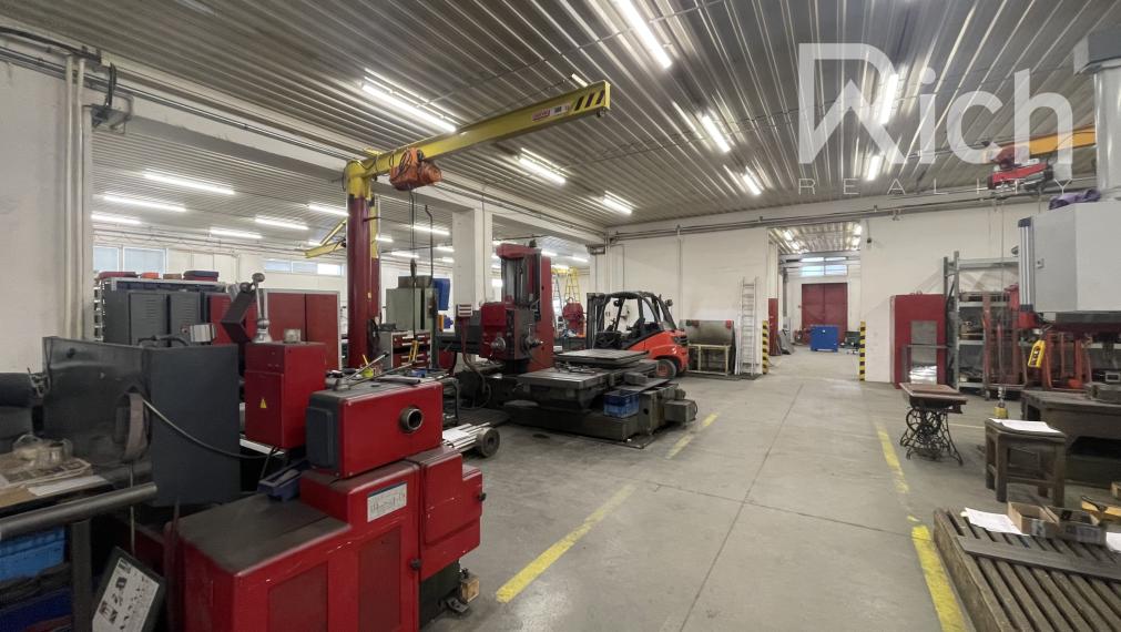 Výrobno - skladová hala s kanceláriami pri severnom obchvate mesta Trnava