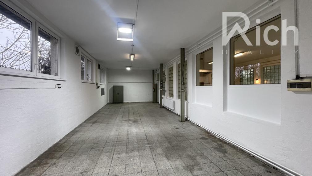 Výrobno - skladový objekt v priemyselnej zóne na Coburgovej ulici v Trnave