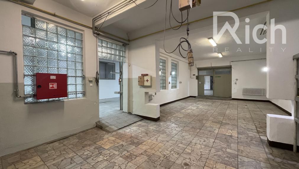 Výrobno - skladový objekt v priemyselnej zóne na Coburgovej ulici v Trnave