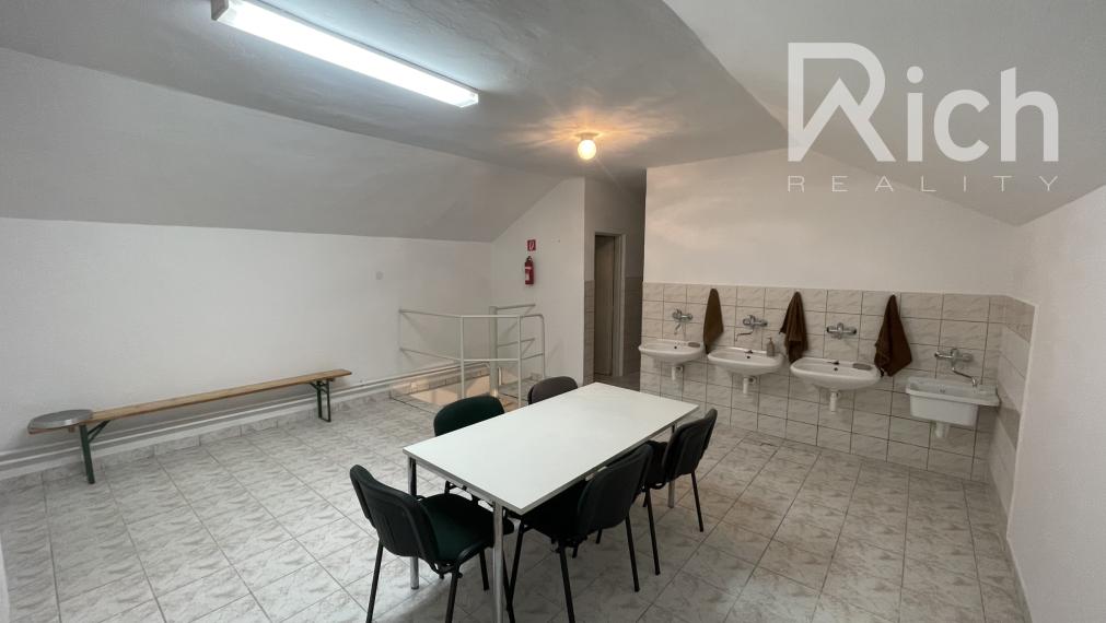 Výrobno - skladový objekt v priemyselnej zóne na Coburgovej ulici v Trnave