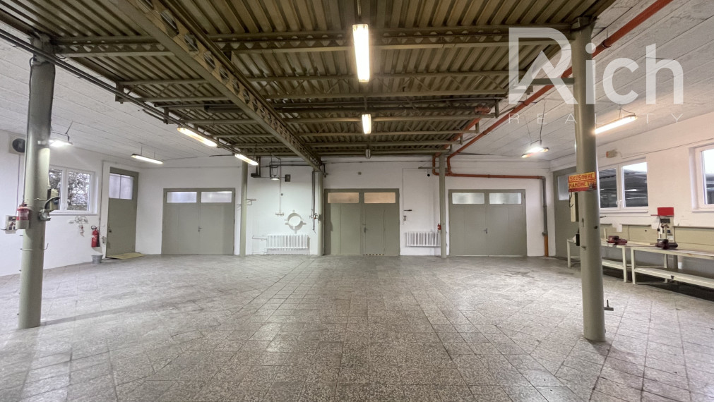 VÝROBNO-SKLADOVÝ OBJEKT 690 m2 S POZEMKOM 3237 m2 V TRNAVE.