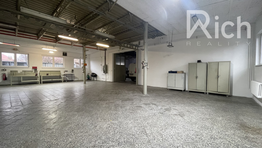 VÝROBNO-SKLADOVÝ OBJEKT 690 m2 S POZEMKOM 3237 m2 V TRNAVE.