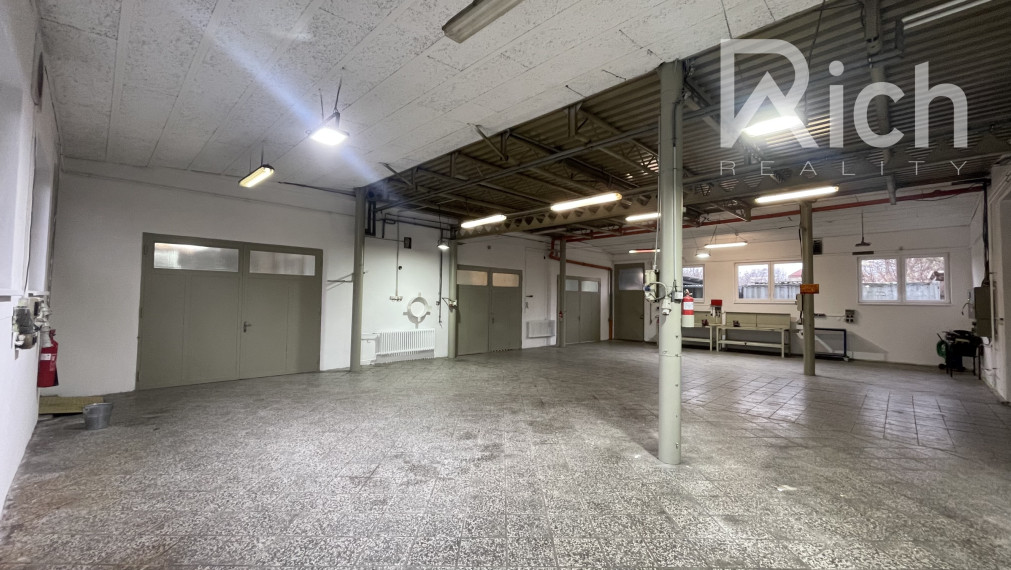 VÝROBNO-SKLADOVÝ OBJEKT 690 m2 S POZEMKOM 3237 m2 V TRNAVE.