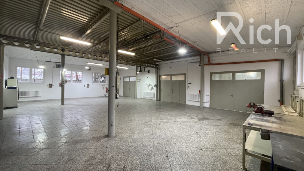 VÝROBNO-SKLADOVÝ OBJEKT 690 m2 S POZEMKOM 3237 m2 V TRNAVE.