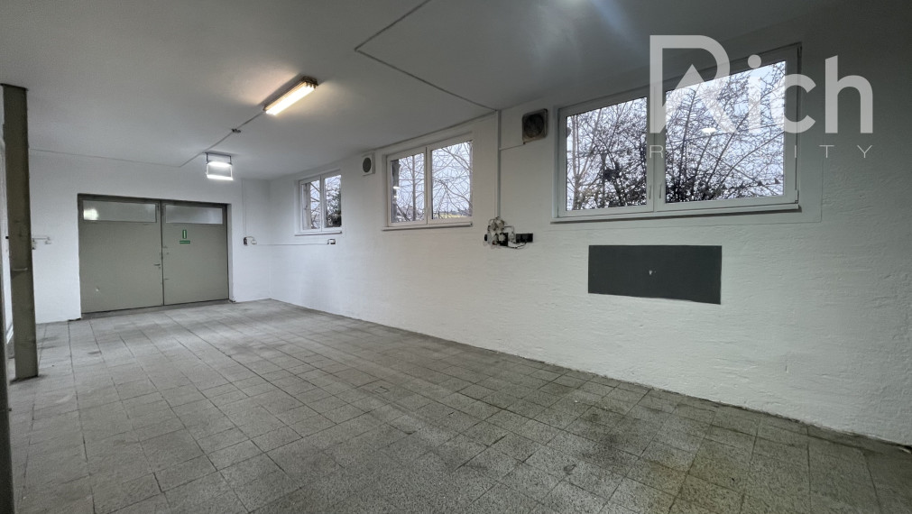 VÝROBNO-SKLADOVÝ OBJEKT 690 m2 S POZEMKOM 3237 m2 V TRNAVE.