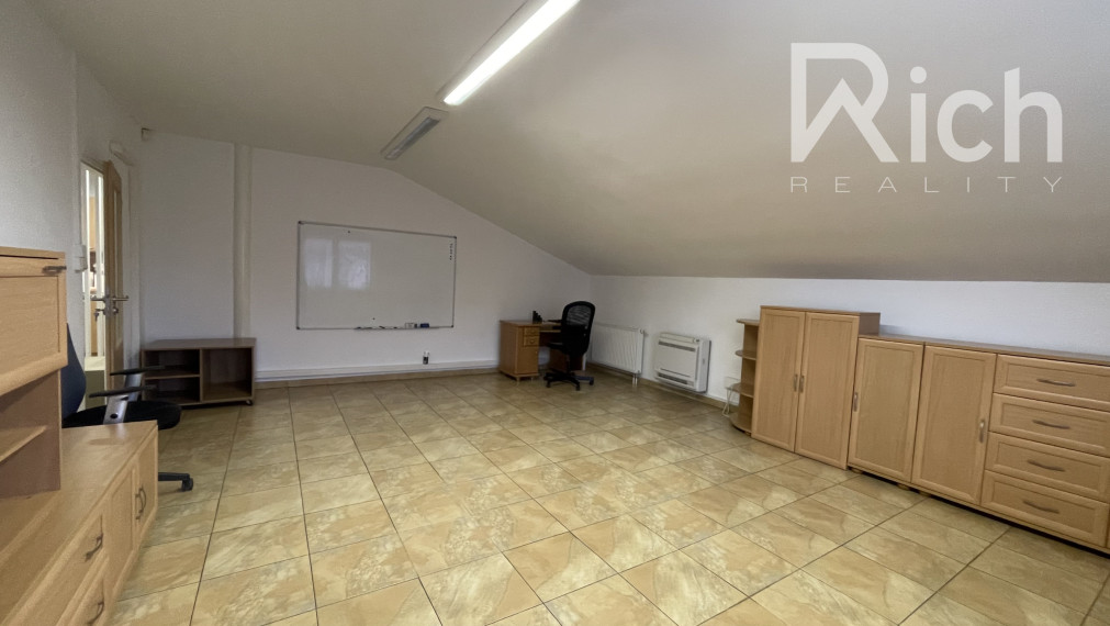 VÝROBNO-SKLADOVÝ OBJEKT 690 m2 S POZEMKOM 3237 m2 V TRNAVE.