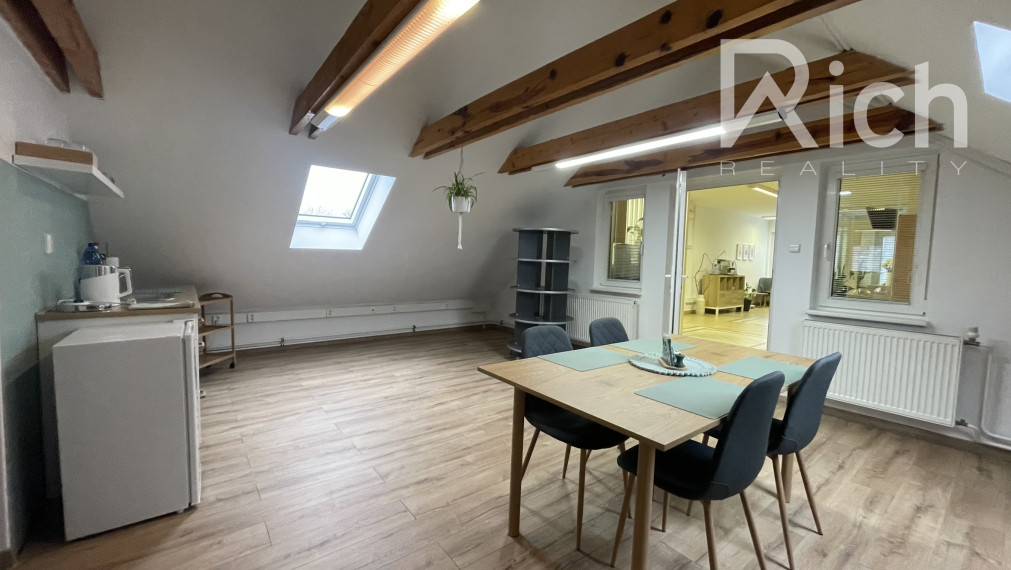 VÝROBNO-SKLADOVÝ OBJEKT 690 m2 S POZEMKOM 3237 m2 V TRNAVE.