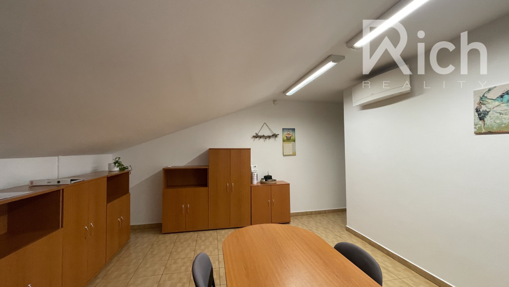 VÝROBNO-SKLADOVÝ OBJEKT 690 m2 S POZEMKOM 3237 m2 V TRNAVE.