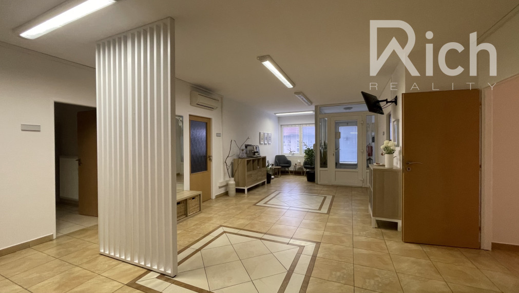 VÝROBNO-SKLADOVÝ OBJEKT 690 m2 S POZEMKOM 3237 m2 V TRNAVE.