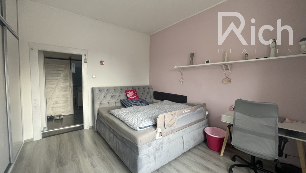 3 izb.byt so záhradkou, chatkou a vlastným parkovaním