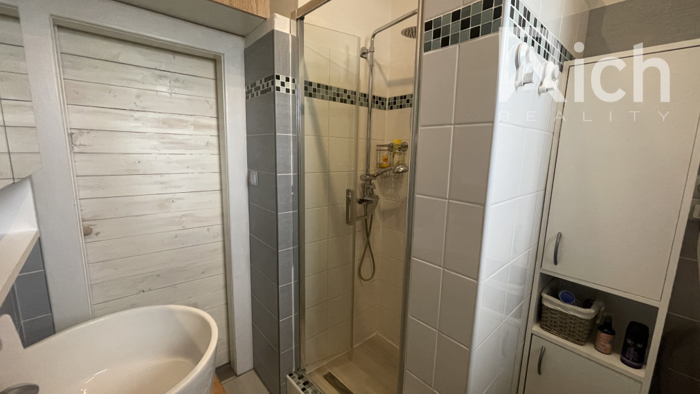 3 izb.byt so záhradkou, chatkou a vlastným parkovaním