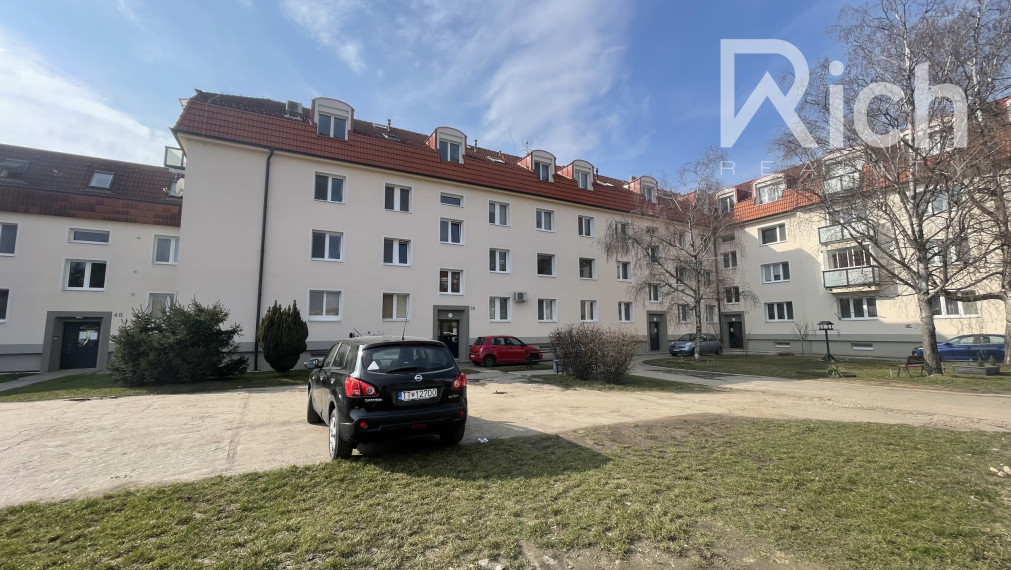 Na prenájom, 2 izbový byt s balkónom na Študentskej ul. v blízkosti centra mesta.