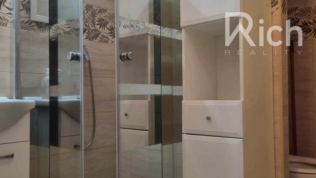 Na prenájom, veľký 1 izbový byt v blízkosti stanice na Lomonosovovej ulici