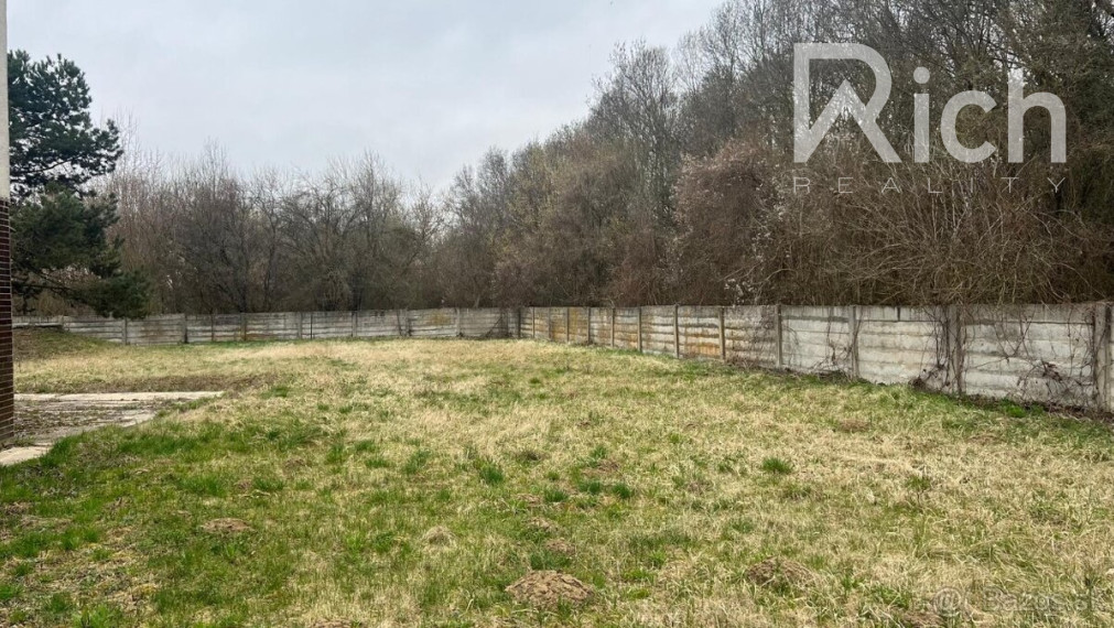 Stavebné pozemky na výstavbu skladu, alebo výrobnej haly